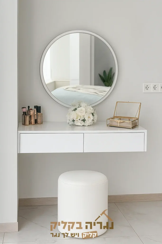 שידה תלויה בהתאמה אישית – דגם וויט ליין