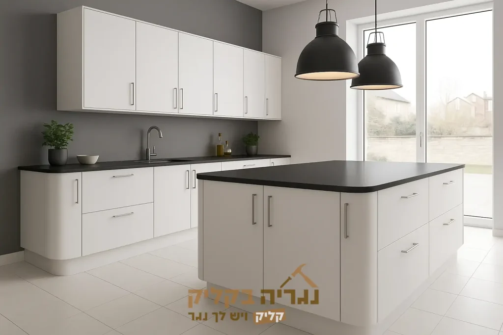 מטבח מודרני לבן עם משטח שחור בהתאמה אישית – דגם נובה